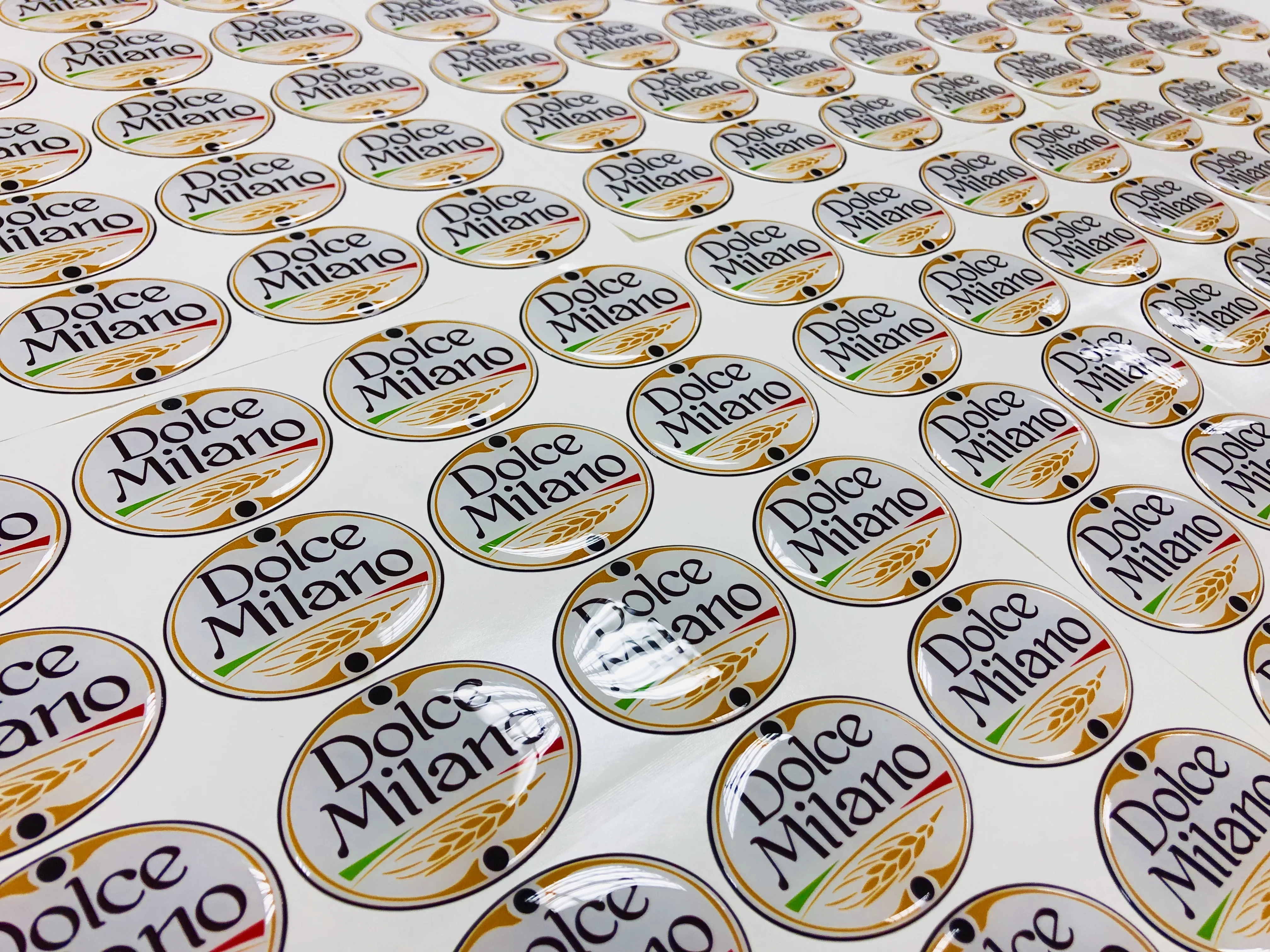 Adesivo resinato esempio 1